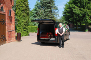 Karawan Zakładu Pogrzebowego ATENA