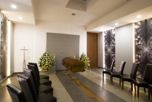 Sala pożegnań w zakładzie pogrzebowym ATENA w Koszalinie